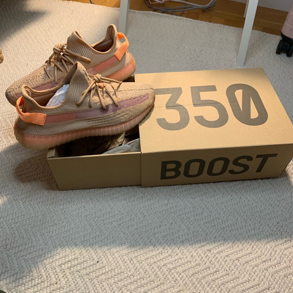 Men’s Adidas Yeezy Boost 350 V2 Size 11 - BRAND NEW WITH TAGS AND BOX